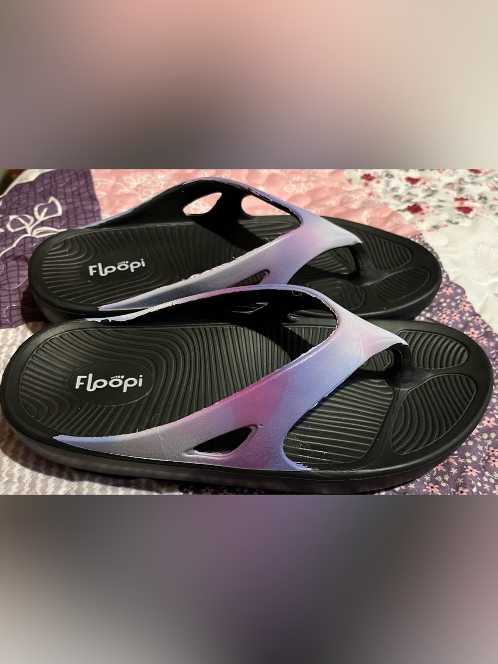 Floöpi Women's Gradient Purple-Pink Flip Sandals